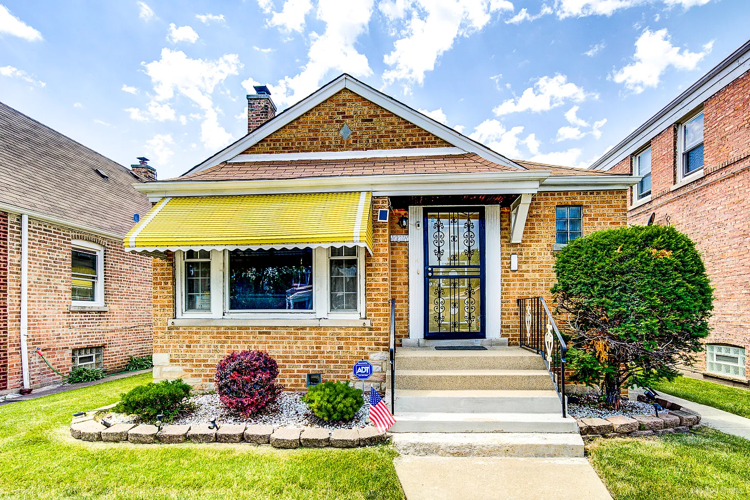 10018 S King Dr photo 1