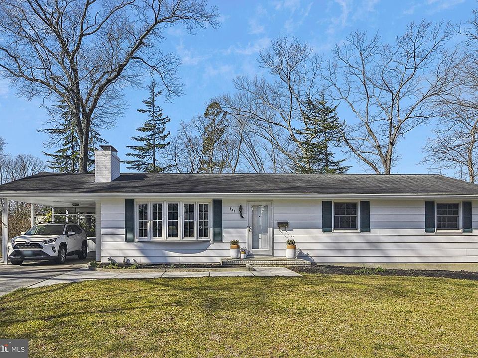 1st image of 841 Cottonwood Dr
