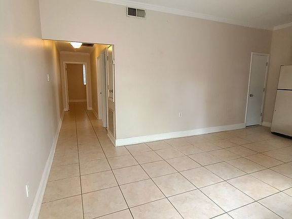 3rd image of 1400 Gov Nicholls St #6