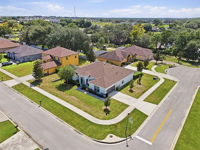 10816 Wyandotte Dr