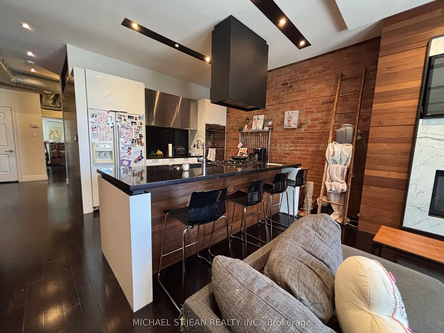 3 bed, $2,399 — Photo 3