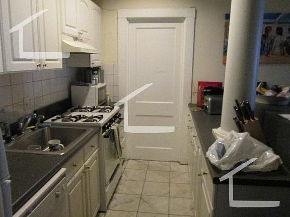 4th image of 94 Pleasant St #17HR