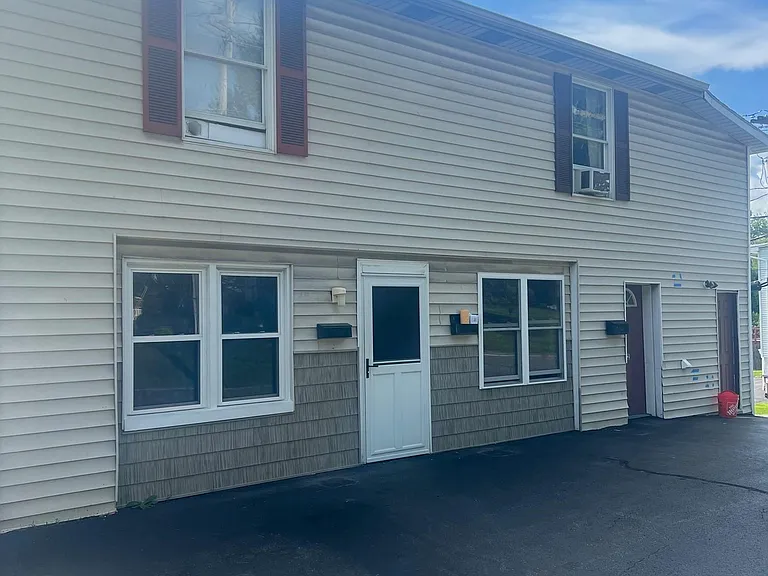 142 Old Loudon Rd #2 — Photo 2
