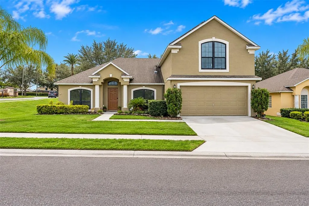 4 bed, 3.0 bath, 2589 sqft, $3,000 — Photo 1