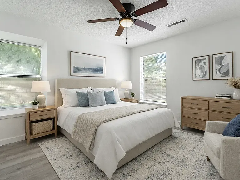 Black Oak Residences — Photo 6