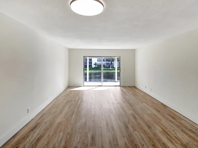 14360 Strathmore Ln #204 — Photo 8