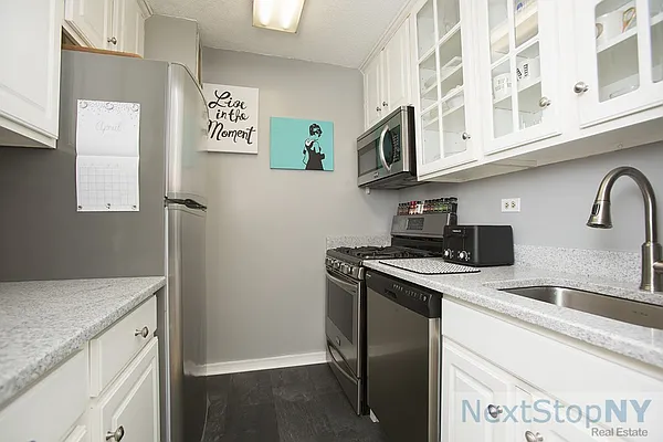 Sold by NextStopNY | media 4
