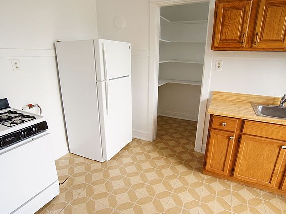 2nd image of 2638 N Milwaukee Ave #4