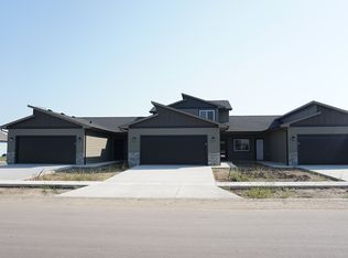 9203-9205 W Laverne Wipf St, Sioux Falls, SD 57106