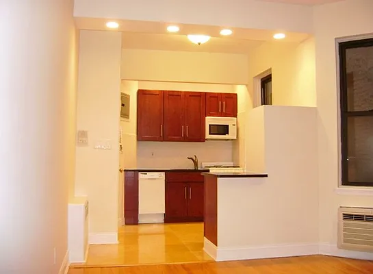 Rented by Keller Williams NYC | media 20