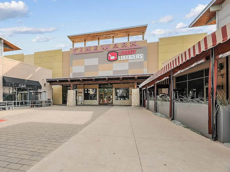 Near from Hill Country Galleria with shopping, dining, entertainment options