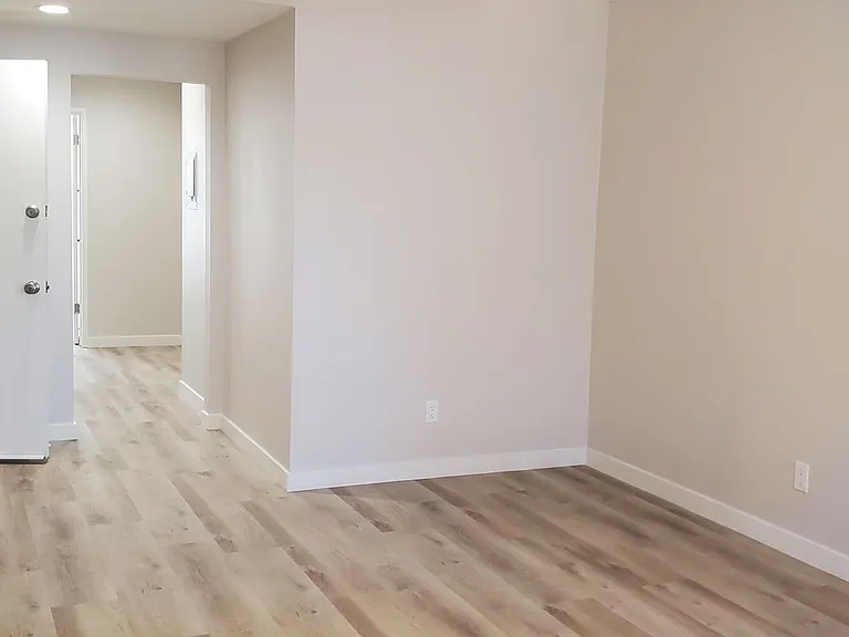 109 N Merrimac Dr — Photo 5