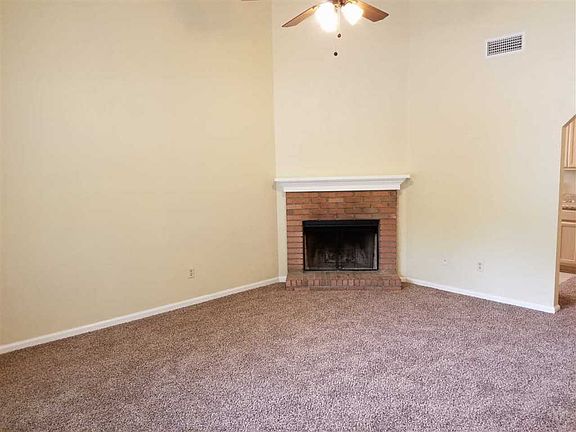 5th image of 381 Richview Park Cir E