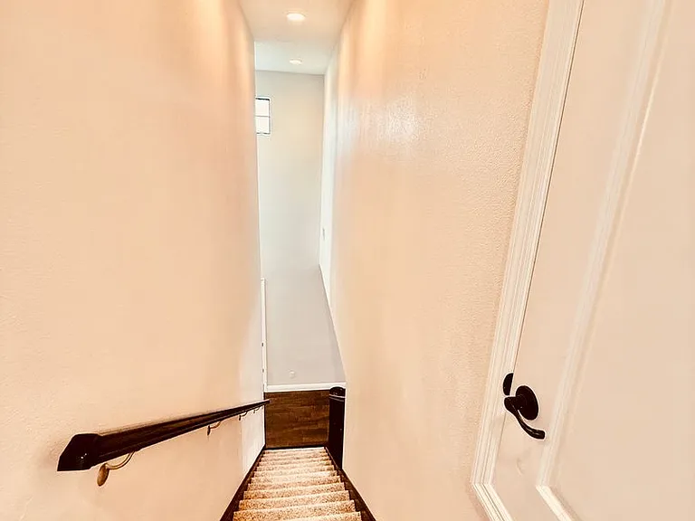 7594 Poulicny Ln — Photo 28