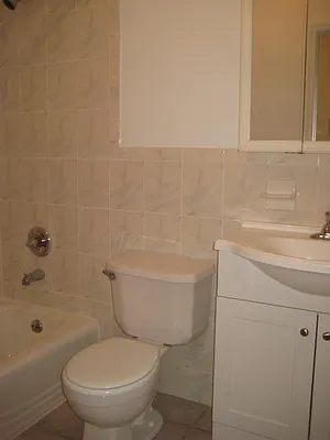 Rented by MCR Realty | media 10