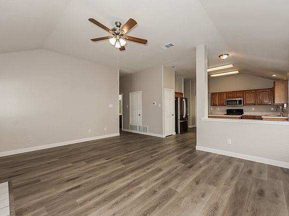 4th image of 5002 Wordsworth Dr