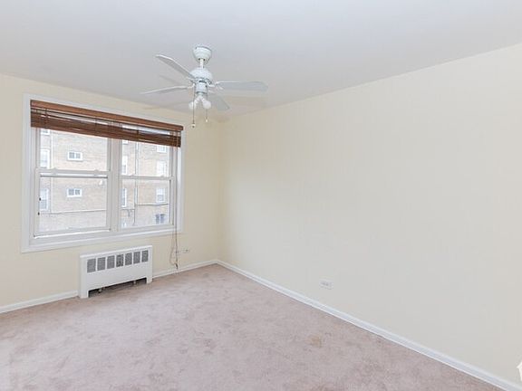 3rd image of 6124 N Seeley Ave #2W