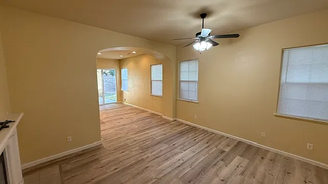 4 bed, 1616 sqft, $2,395 — Photo 2