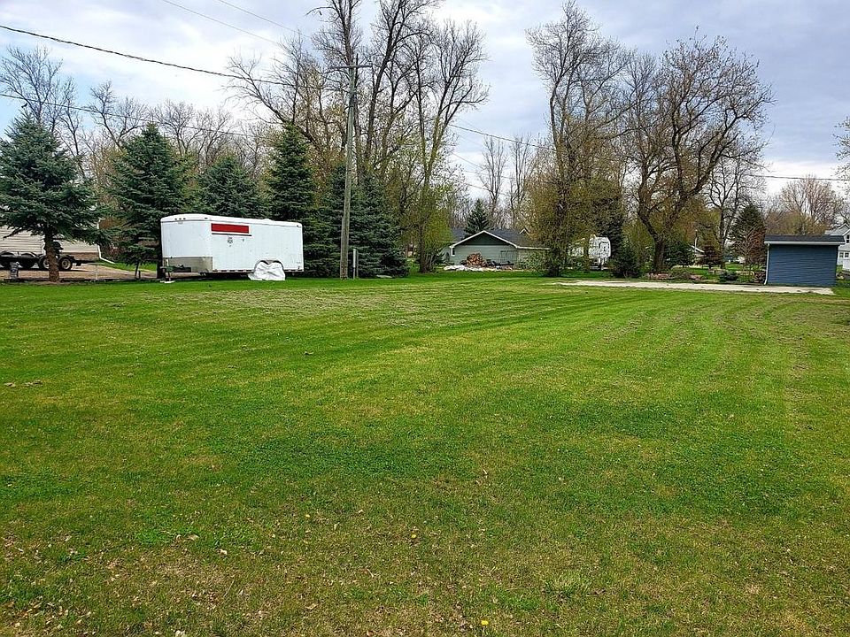1st image of 203 Bush Ave N