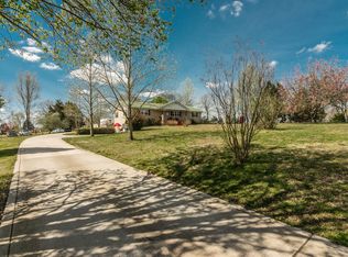 1049 New Deal Potts Rd, Cottontown, TN 37048