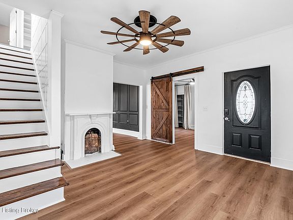 5th image of 211 Maple St