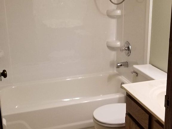 5th image of 7235 Creekview Dr APT 8