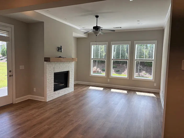 1060 Providence Loop — Photo 5