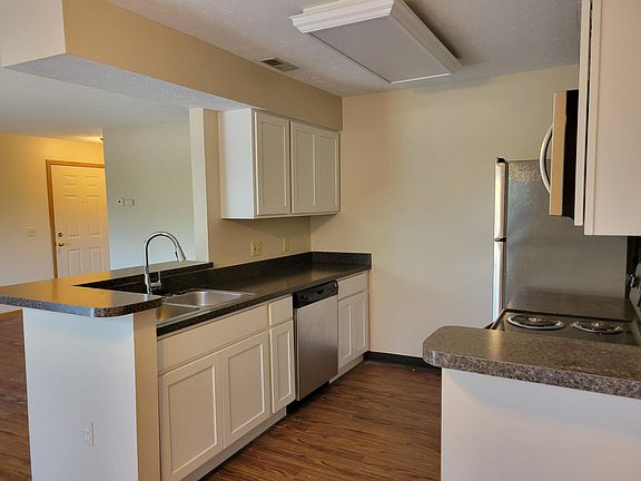 3rd image of 1371 High St #104