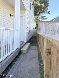 2049 Stonehurst St — Photo 5