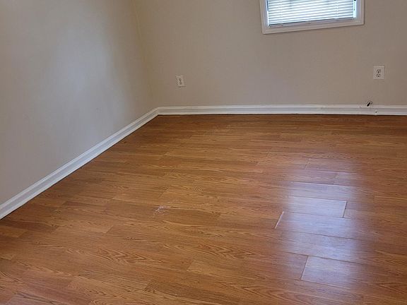 3rd image of 528 S 18th St Floor 1