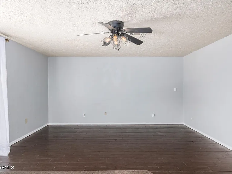 855 E Viola St — Photo 48