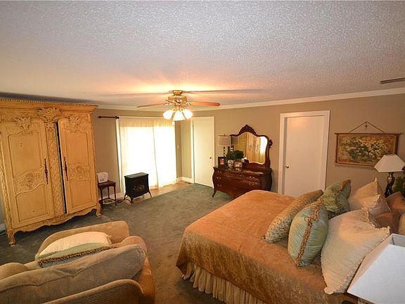 4th image of 15286 Dutchmans Dr