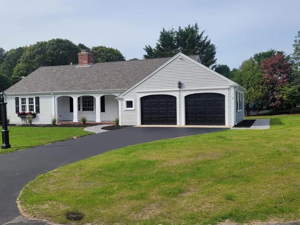 2 Par 3 Drive, South Yarmouth, MA 02664
