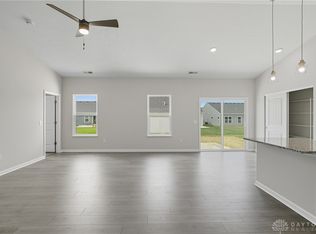 1279 Blue Spruce Ln, Wilmington, OH 45177