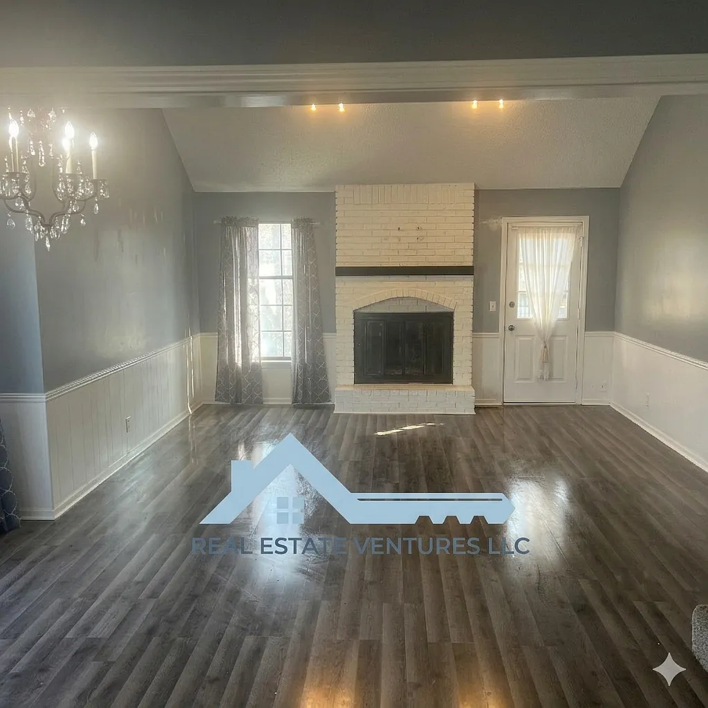 3 bed, 1319 sqft, $2,200 — Photo 3