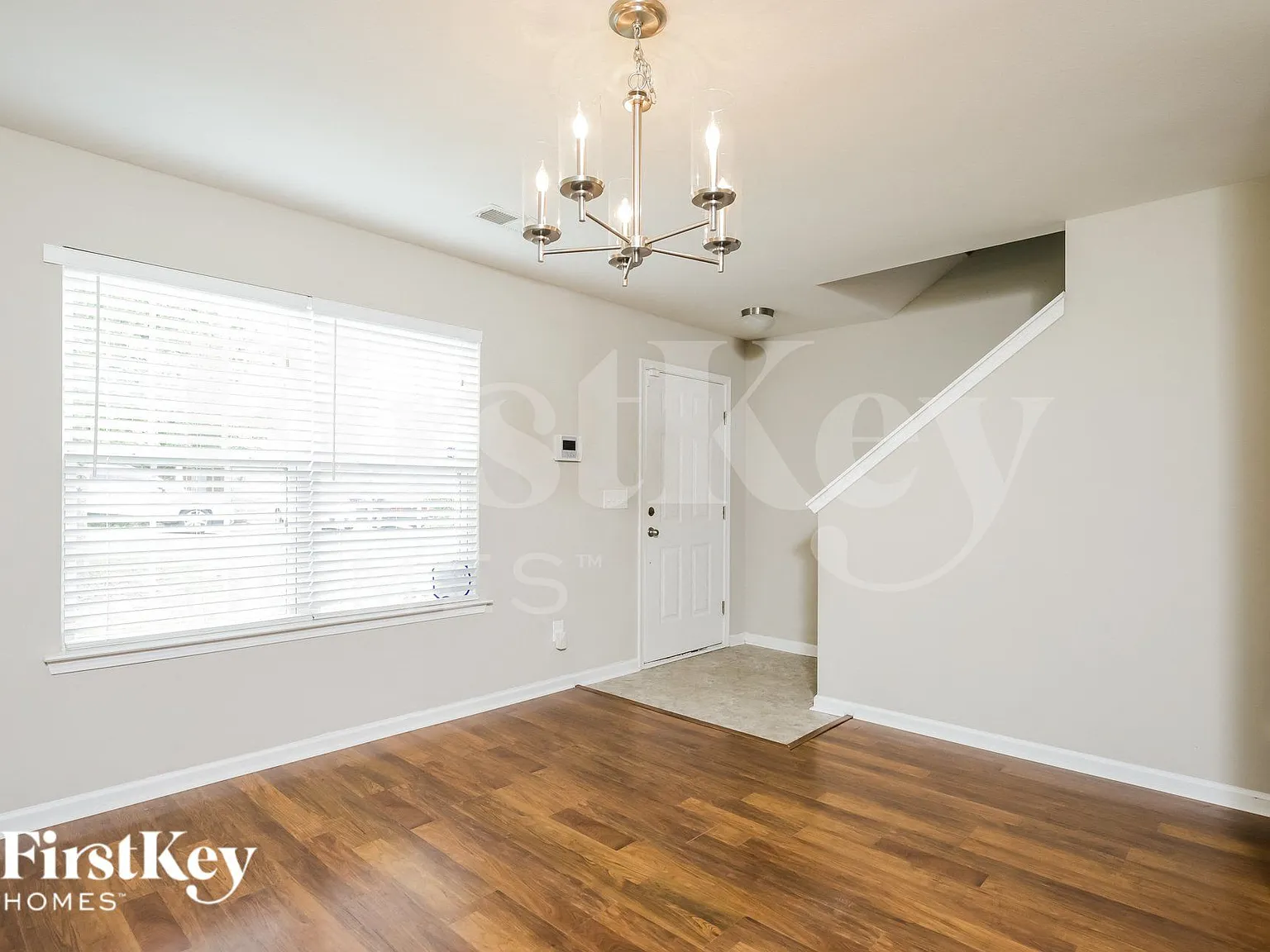 4 bed, 2.5 bath, 2495 sqft, $2,135 — Photo 4