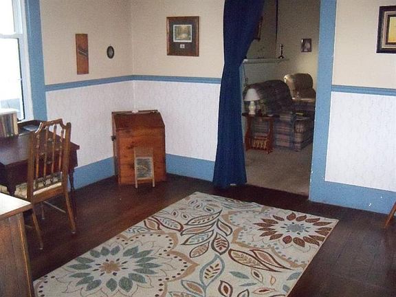 5th image of 213 W Walnut St