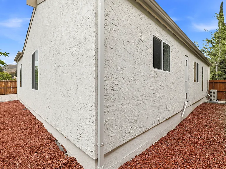1802 Ponca Ct — Photo 22