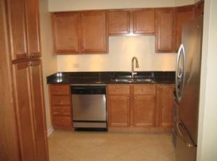 2853 N Greenview Ave #TH, Chicago, IL 60657