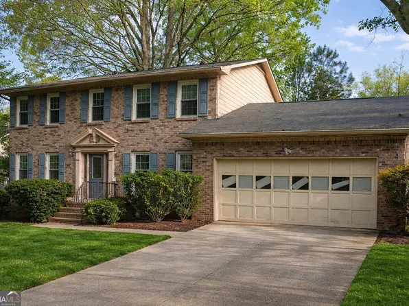 4460 Woodland Forest Dr, Stone Mountain, GA 30083