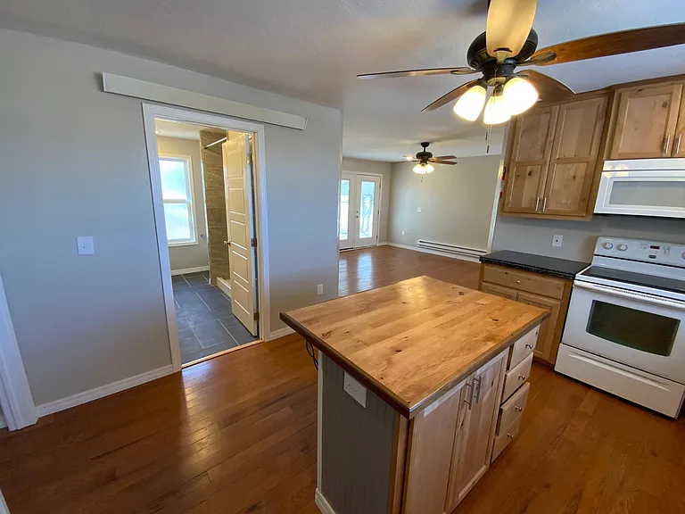 504 S Ave E — Photo 17