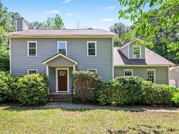 215 Hampton Woods Dr, Fayetteville, GA 30215