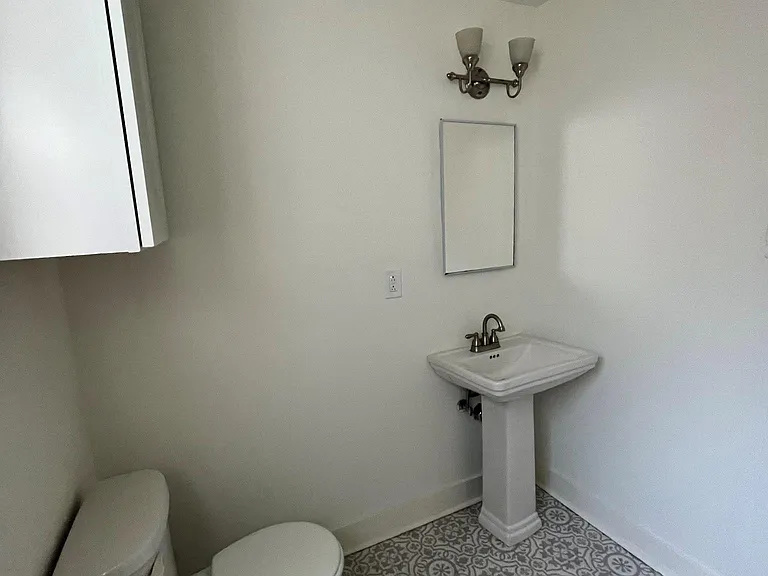 522 Aurora Ave — Photo 10