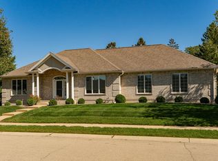 360 Wimbledon Hills Dr SW, Rochester, MN 55902