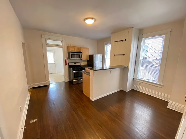 W Tompkins St 106-108 NPR — Photo 2