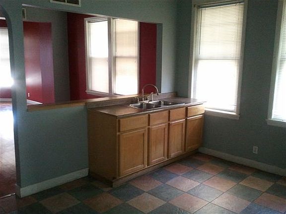 812 S. 11th Kitchen