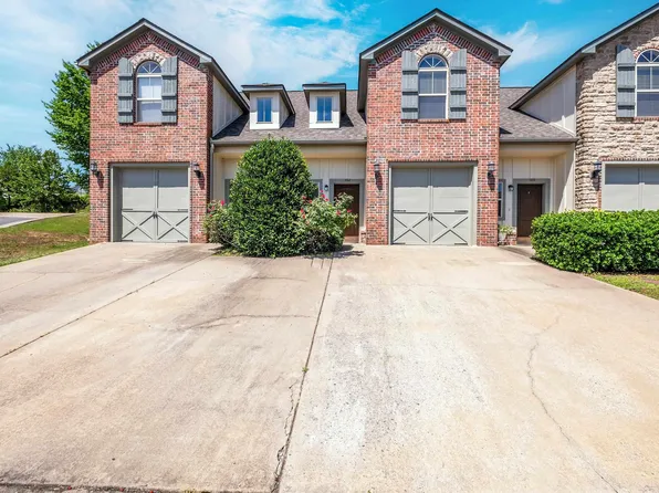 102 Venezia Ln, Maumelle, AR 72113