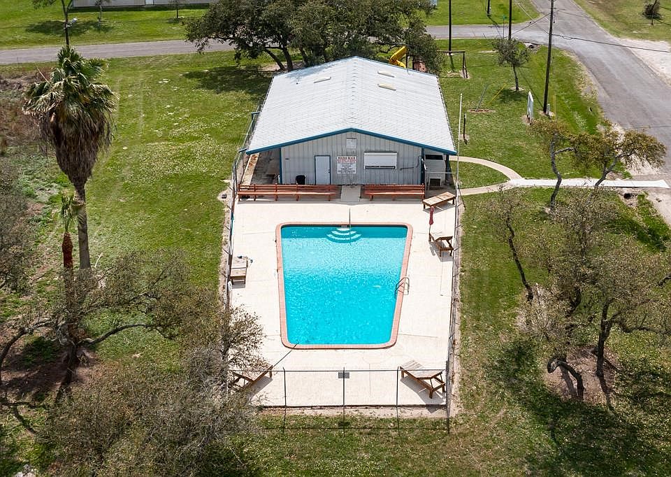 1st image of 181 Shady Oak Ln