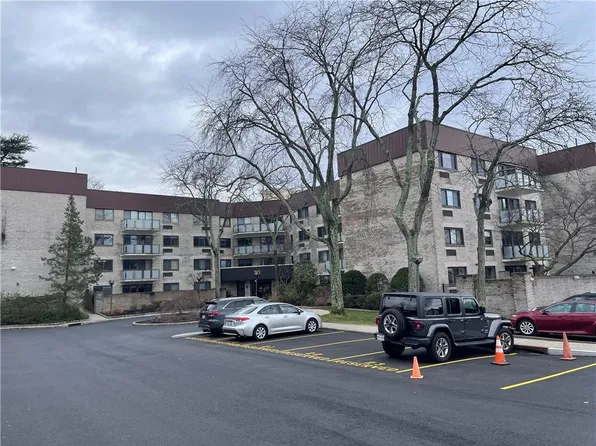 30 Greenridge Avenue #5K, White Plains, NY 10605