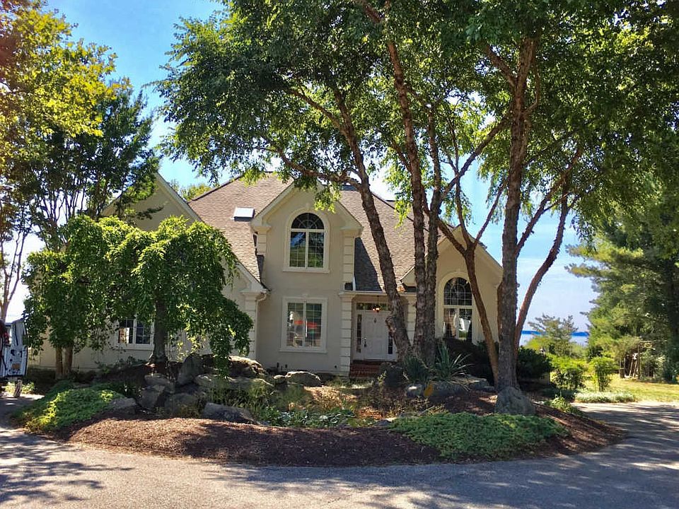 1st image of 63 Prospect Bay Dr W